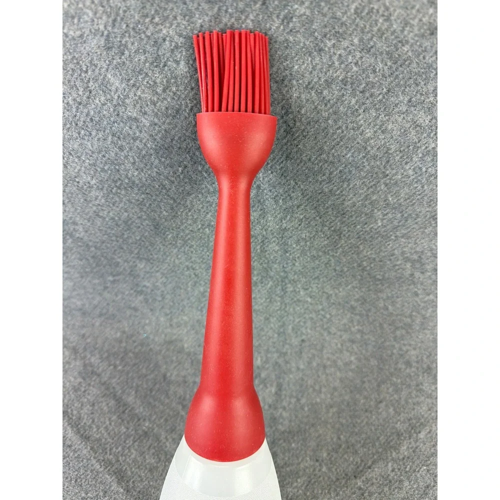 Pampered Chef Basting Bottle Red White Silicone Brush 2704 BBQ Kitchen‎ Tool